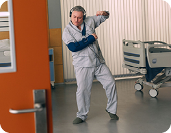 Tanzender Mann im Spital 