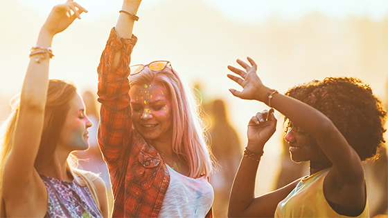 Junge Mädchen beim Tanzen