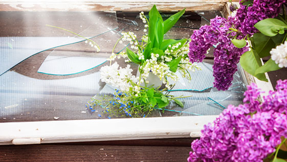 zerbrochene Fensterscheibe